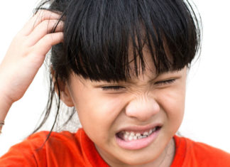 Rimedi naturali per eliminare i pidocchi dai capelli dei bambini