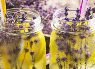 Limonata al gusto di lavanda, depurativa e rilassante