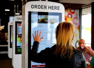 touchscreen mcdonalds con germi e batteri pericolosi