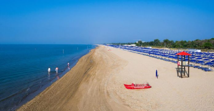 Spiaggia Bibione divieto di fumare